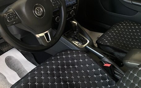 Volkswagen Jetta VI, 2013 год, 999 000 рублей, 8 фотография