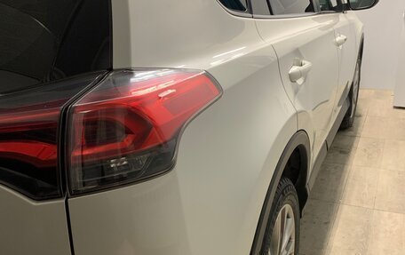 Toyota RAV4, 2017 год, 2 690 000 рублей, 4 фотография