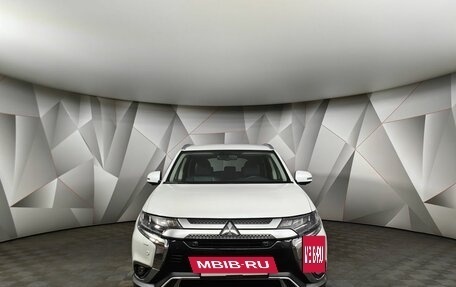 Mitsubishi Outlander III рестайлинг 3, 2019 год, 2 198 000 рублей, 7 фотография