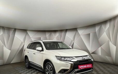 Mitsubishi Outlander III рестайлинг 3, 2019 год, 2 198 000 рублей, 3 фотография