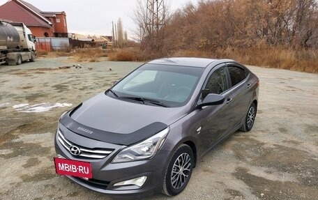Hyundai Solaris II рестайлинг, 2015 год, 1 077 000 рублей, 4 фотография