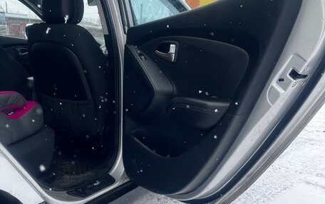 Hyundai ix35 I рестайлинг, 2010 год, 1 050 000 рублей, 8 фотография