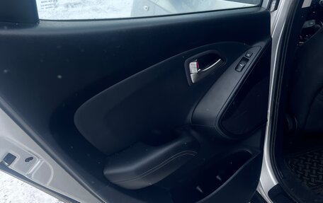 Hyundai ix35 I рестайлинг, 2010 год, 1 050 000 рублей, 10 фотография