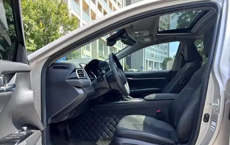 Toyota Camry, 2021 год, 2 250 000 рублей, 4 фотография