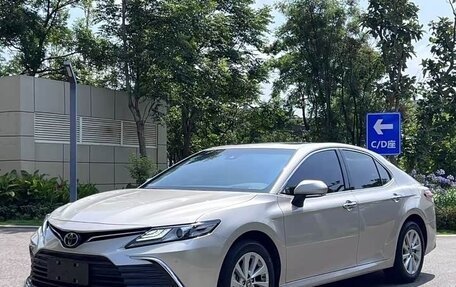 Toyota Camry, 2021 год, 2 250 000 рублей, 10 фотография