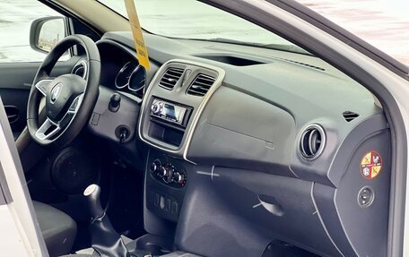 Renault Logan II, 2020 год, 659 000 рублей, 19 фотография