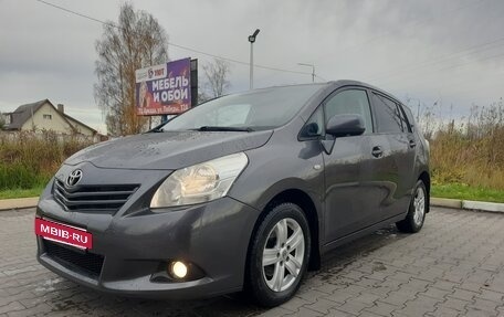 Toyota Verso I, 2011 год, 1 035 000 рублей, 4 фотография