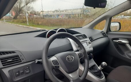 Toyota Verso I, 2011 год, 1 035 000 рублей, 12 фотография