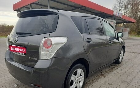 Toyota Verso I, 2011 год, 1 035 000 рублей, 8 фотография