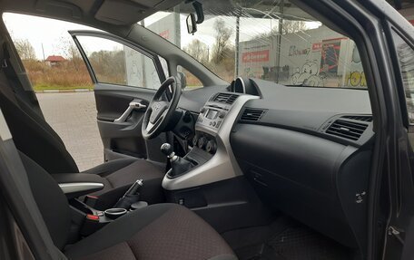 Toyota Verso I, 2011 год, 1 035 000 рублей, 25 фотография