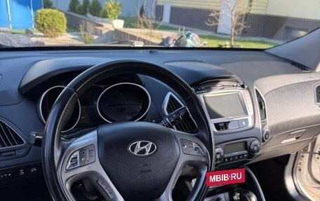 Hyundai ix35 I рестайлинг, 2012 год, 1 500 000 рублей, 10 фотография