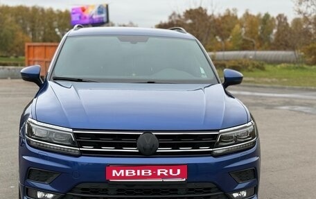 Volkswagen Tiguan II, 2018 год, 2 049 999 рублей, 1 фотография