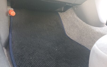 Toyota Prius, 2009 год, 780 000 рублей, 12 фотография