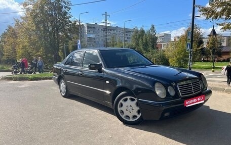 Mercedes-Benz E-Класс, 1996 год, 550 000 рублей, 1 фотография