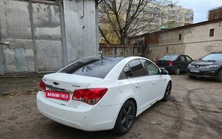 Chevrolet Cruze II, 2011 год, 500 000 рублей, 3 фотография