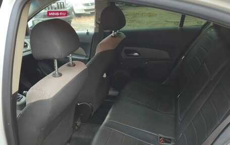 Chevrolet Cruze II, 2011 год, 500 000 рублей, 10 фотография