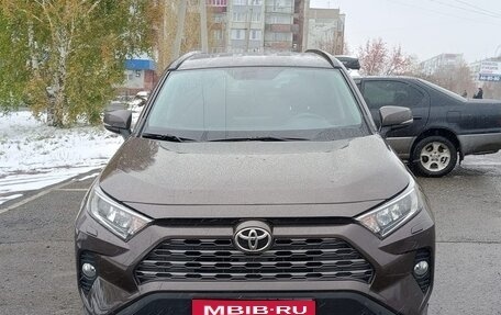 Toyota RAV4, 2021 год, 2 800 000 рублей, 1 фотография