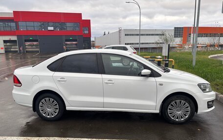 Volkswagen Polo VI (EU Market), 2016 год, 810 000 рублей, 2 фотография