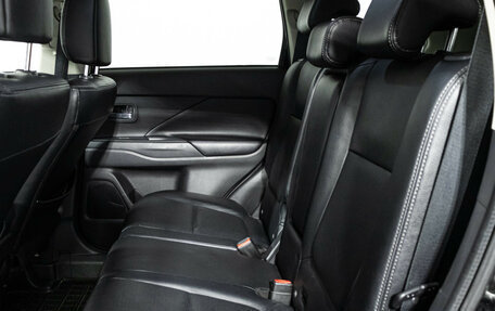 Mitsubishi Outlander III рестайлинг 3, 2013 год, 1 499 700 рублей, 10 фотография