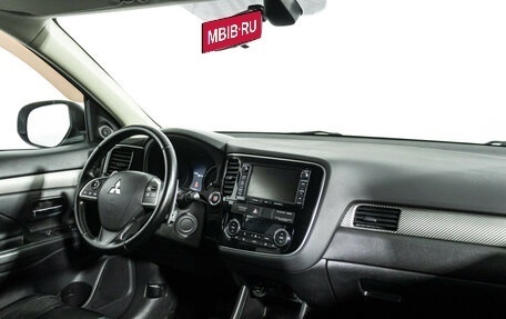 Mitsubishi Outlander III рестайлинг 3, 2013 год, 1 499 700 рублей, 9 фотография