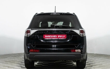 Mitsubishi Outlander III рестайлинг 3, 2013 год, 1 499 700 рублей, 6 фотография