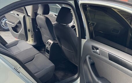 Volkswagen Jetta VI, 2014 год, 1 300 000 рублей, 6 фотография