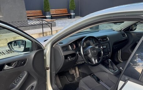 Volkswagen Jetta VI, 2014 год, 1 300 000 рублей, 5 фотография