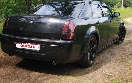 Chrysler 300C II, 2005 год, 1 150 000 рублей, 7 фотография