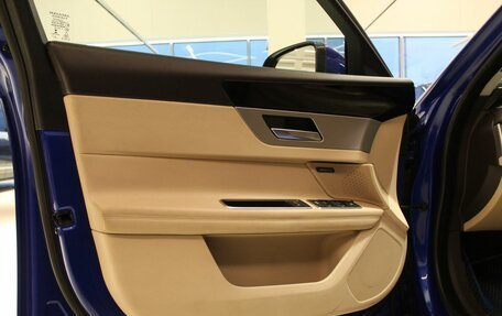 Jaguar XF II, 2016 год, 2 500 000 рублей, 33 фотография