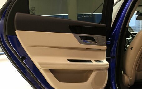 Jaguar XF II, 2016 год, 2 500 000 рублей, 35 фотография