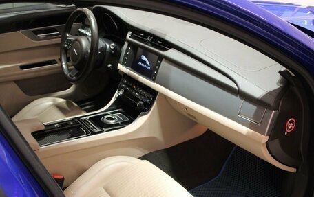 Jaguar XF II, 2016 год, 2 500 000 рублей, 31 фотография