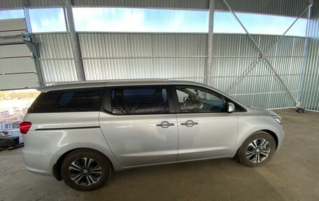 KIA Carnival III, 2020 год, 3 100 000 рублей, 5 фотография