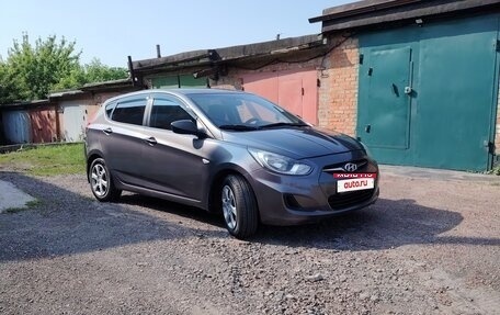 Hyundai Solaris II рестайлинг, 2011 год, 710 000 рублей, 1 фотография