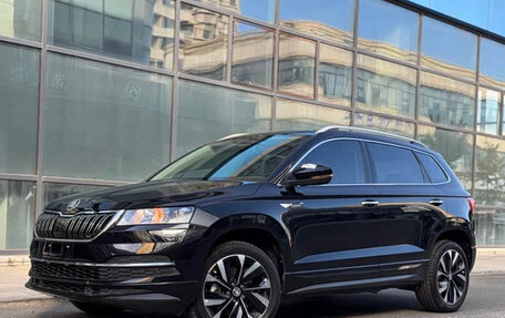 Skoda Karoq I, 2022 год, 1 619 047 рублей, 1 фотография