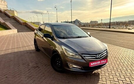 Hyundai Solaris II рестайлинг, 2015 год, 890 000 рублей, 3 фотография