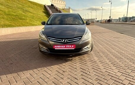 Hyundai Solaris II рестайлинг, 2015 год, 890 000 рублей, 2 фотография