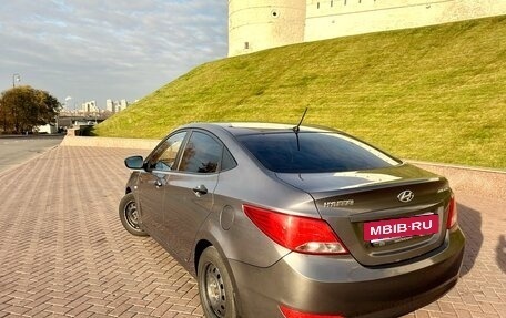 Hyundai Solaris II рестайлинг, 2015 год, 890 000 рублей, 4 фотография