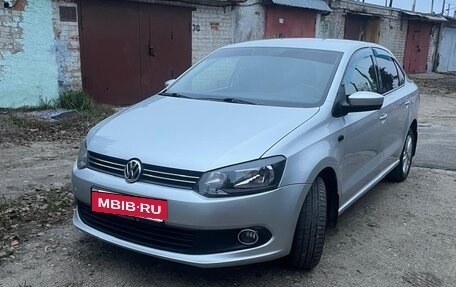 Volkswagen Polo VI (EU Market), 2012 год, 750 000 рублей, 2 фотография