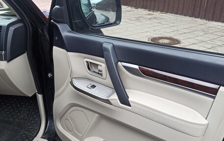 Mitsubishi Pajero IV, 2014 год, 2 570 000 рублей, 7 фотография