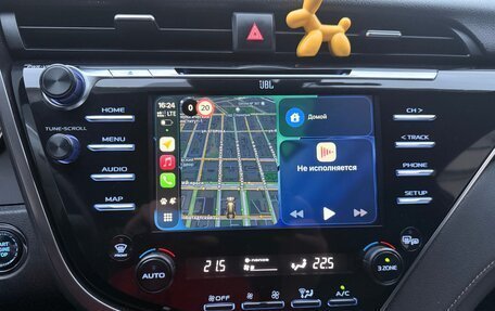 Toyota Camry, 2021 год, 3 200 000 рублей, 10 фотография