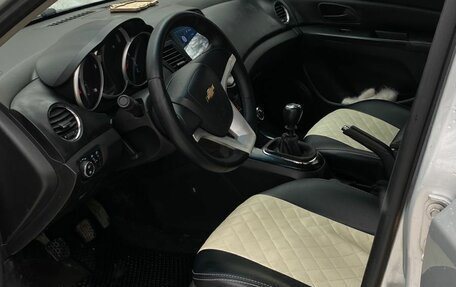 Chevrolet Cruze II, 2011 год, 575 000 рублей, 3 фотография