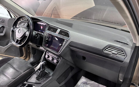 Volkswagen Tiguan II, 2018 год, 1 825 000 рублей, 9 фотография