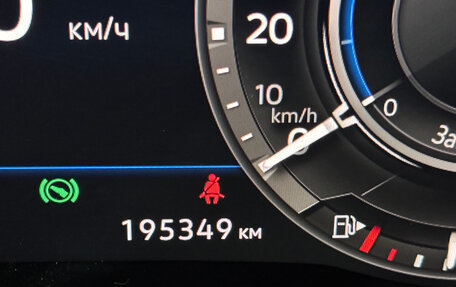 Volkswagen Tiguan II, 2018 год, 1 825 000 рублей, 12 фотография