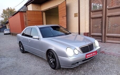 Mercedes-Benz E-Класс, 2000 год, 530 000 рублей, 1 фотография