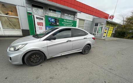 Hyundai Solaris II рестайлинг, 2013 год, 550 000 рублей, 3 фотография
