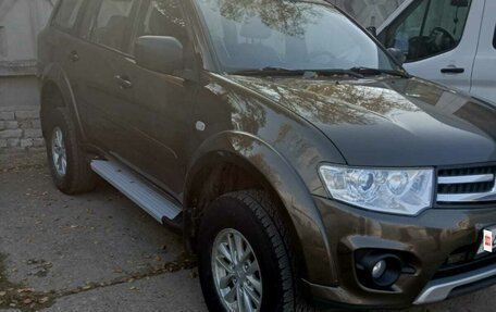 Mitsubishi Pajero Sport II рестайлинг, 2013 год, 1 500 000 рублей, 2 фотография