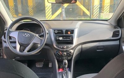 Hyundai Solaris II рестайлинг, 2015 год, 900 000 рублей, 1 фотография