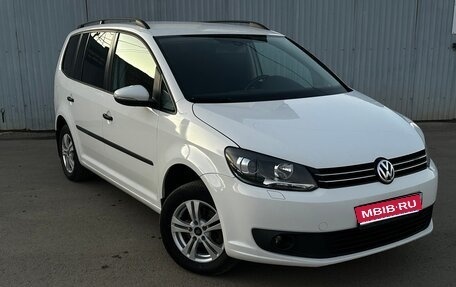 Volkswagen Touran III, 2013 год, 990 000 рублей, 1 фотография