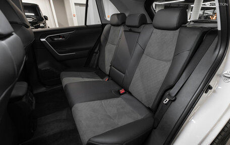 Toyota RAV4, 2025 год, 4 300 000 рублей, 13 фотография