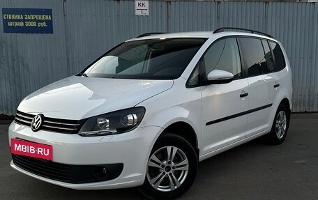 Volkswagen Touran III, 2013 год, 990 000 рублей, 2 фотография